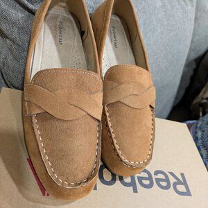 St John's Bay Slip On Memory Foam Pebbled Tan Leather Loafers Women's Sz 9.5